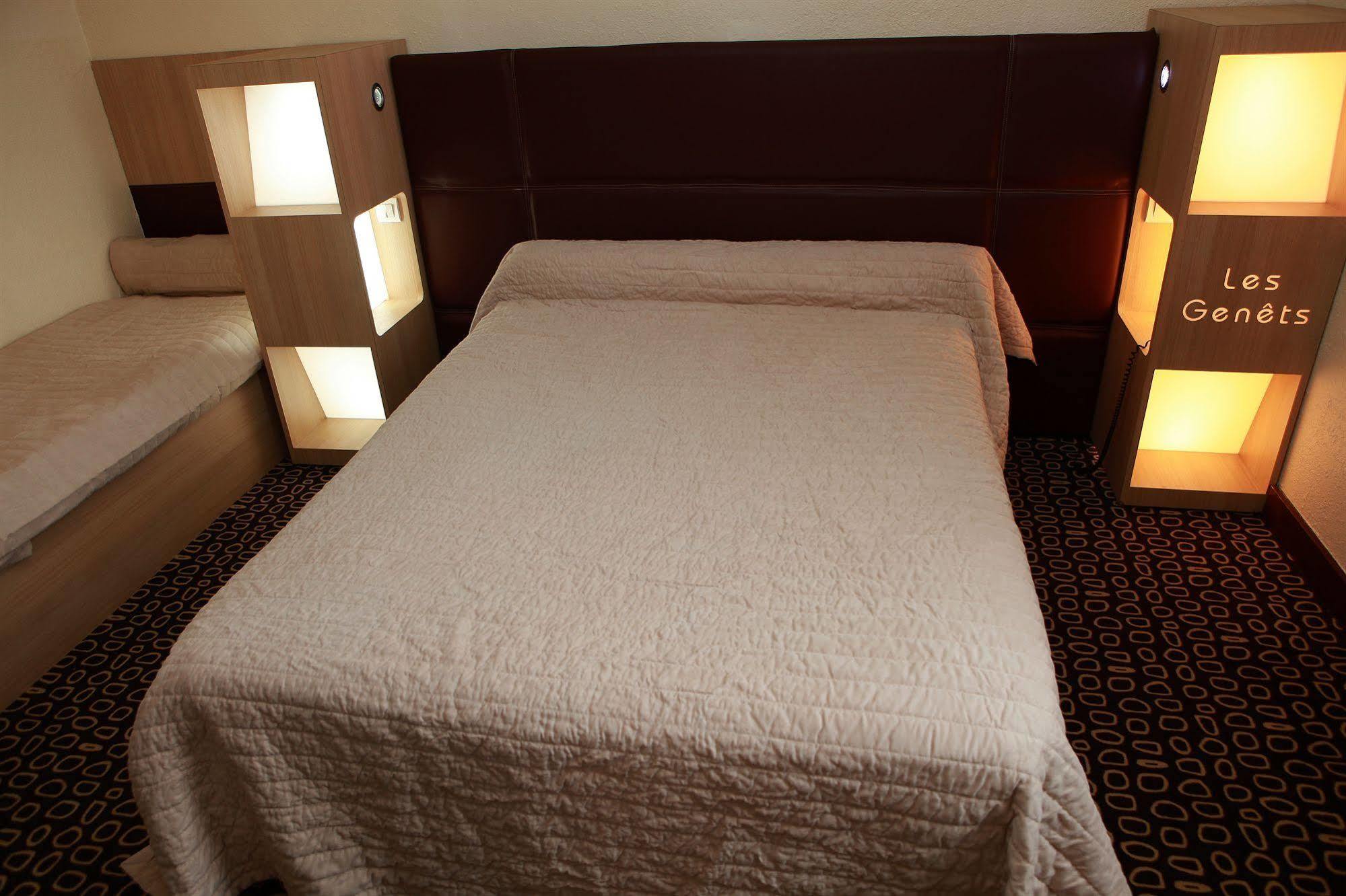 Hotel Les Genets 2*