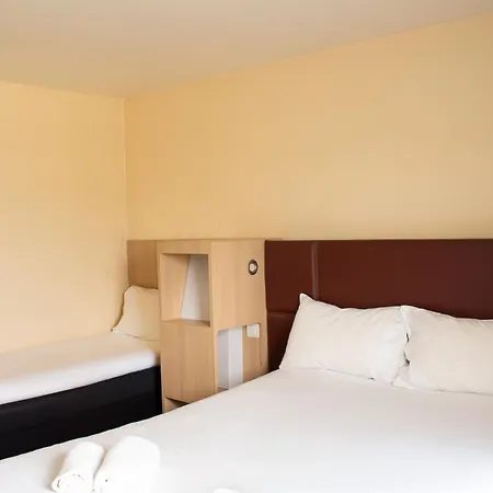 Hotel Les Genets Bayonne Exterior photo