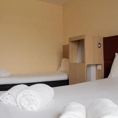Hotel Les Genets Bayonne Exterior photo